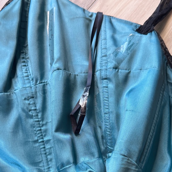 Elegant Black and Teal Dress - Picture 10 of 13